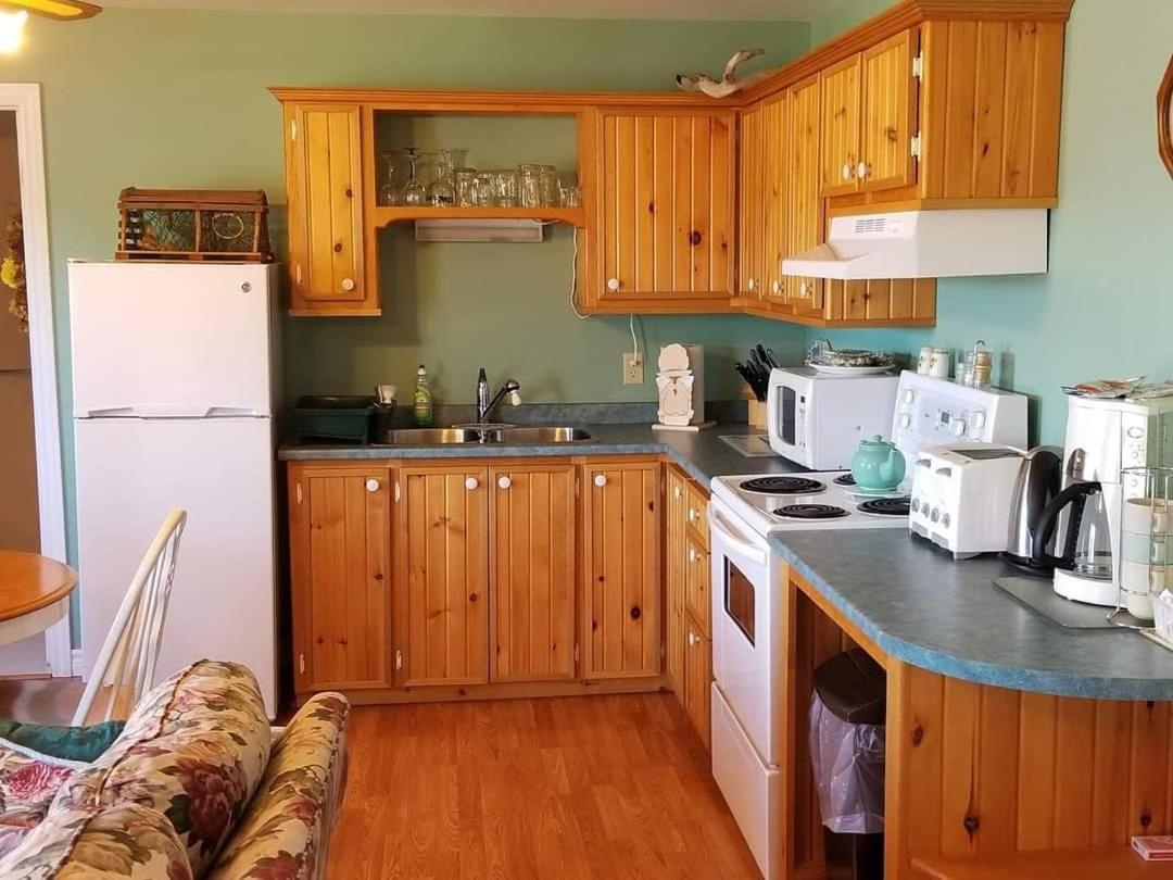 St Ann's Motel&Cottage Baddeck Inlet Exteriör bild